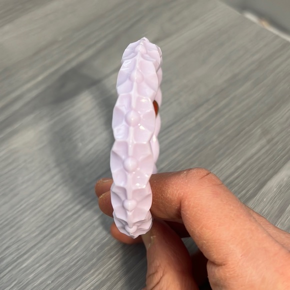 Vintage Light Purple Plastic Bangle with Flower Design, EUC - Picture 4 of 6